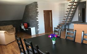 Spacious Apartment In Town Centre